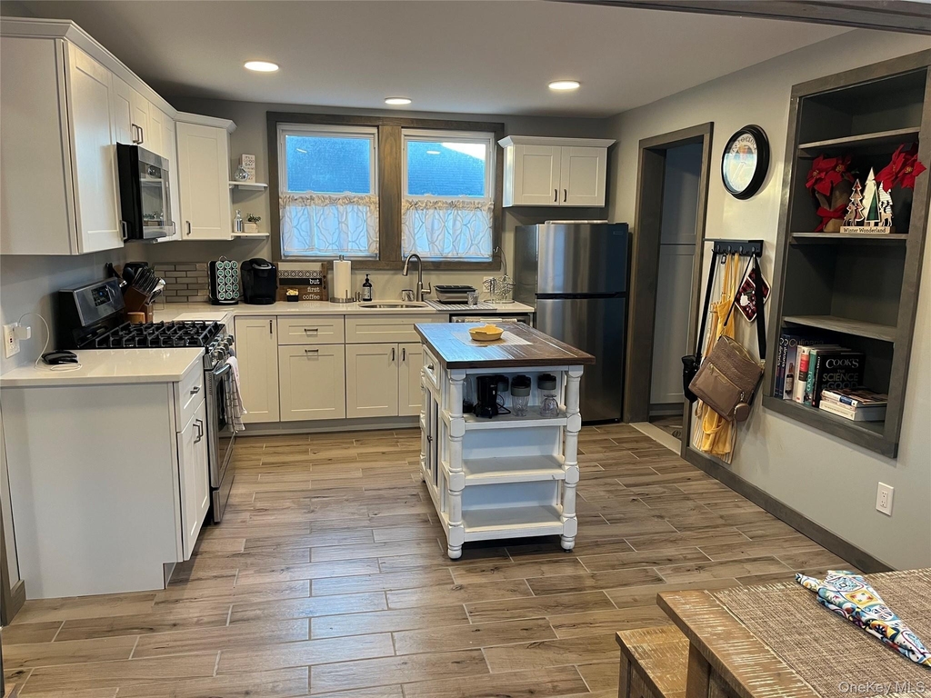 824 W Main Street - Photo 1