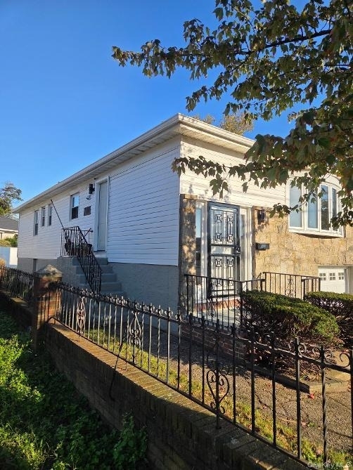 1503 Dunbar Street - Photo 0