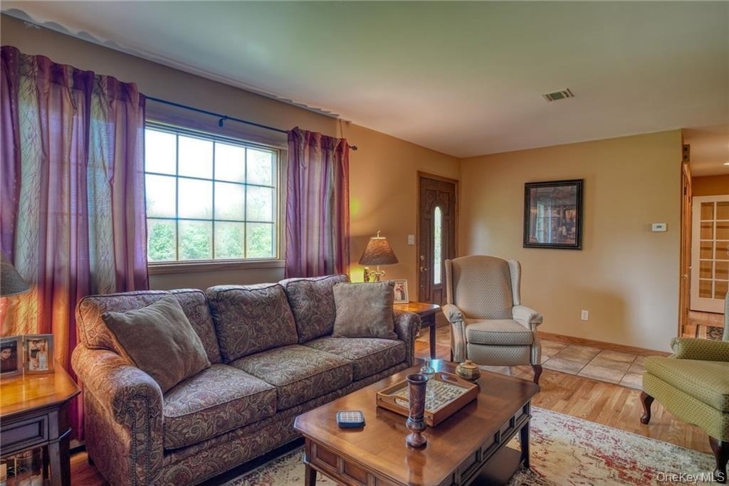 8 Roberts Drive - Photo 4