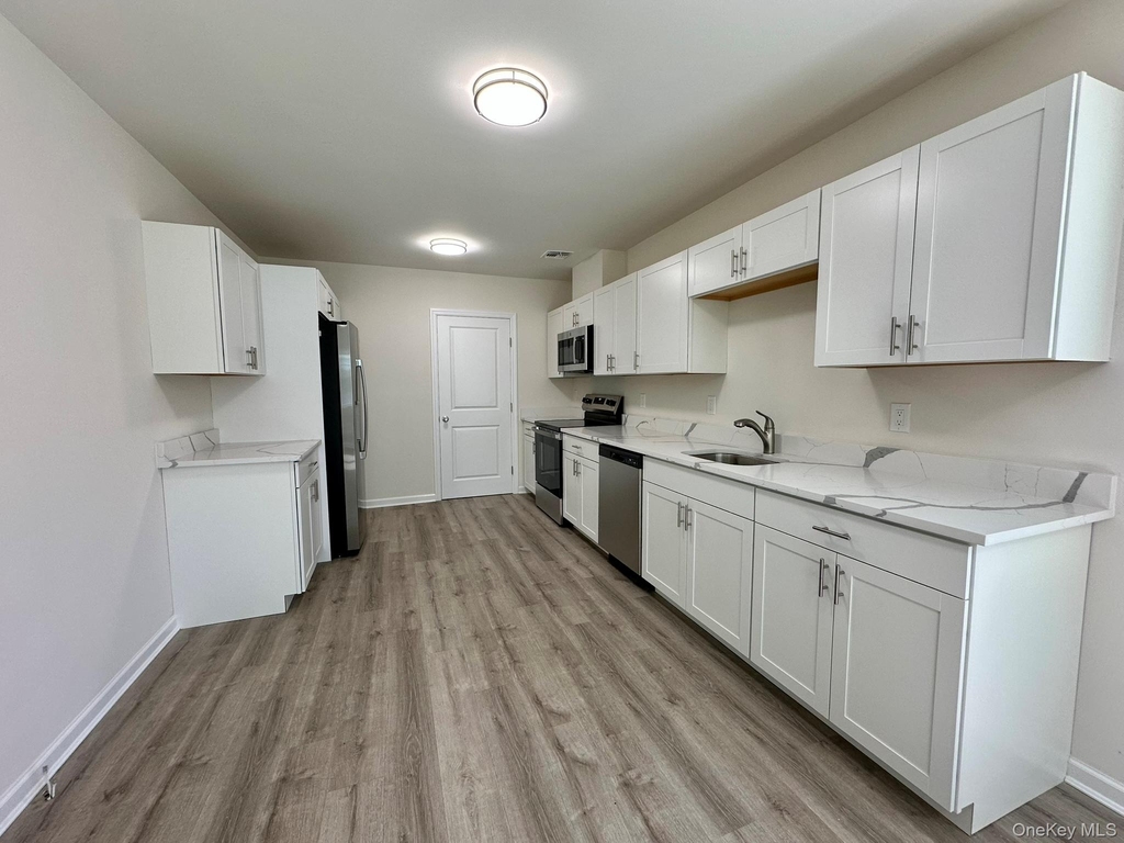 125 W Main Street - Photo 2
