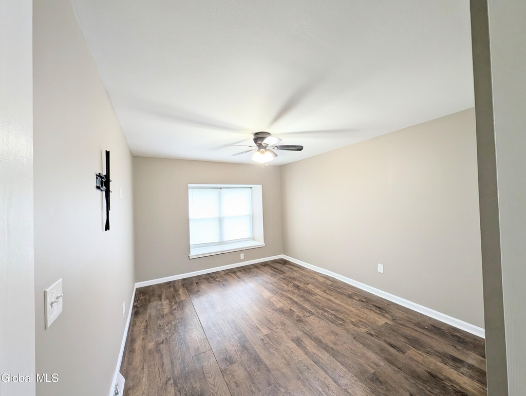 9 Chadwyck Square - Photo 20