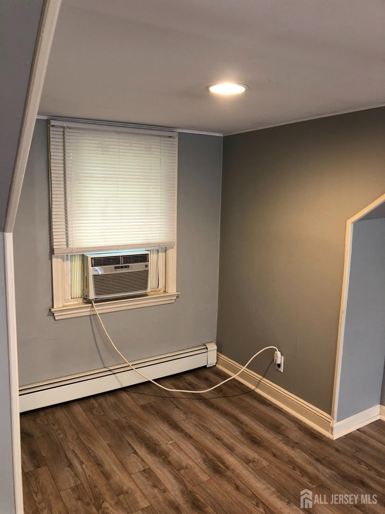 25 Upland Avenue - Photo 8