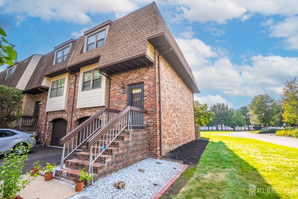 6005 N Oaks Boulevard - Photo 2