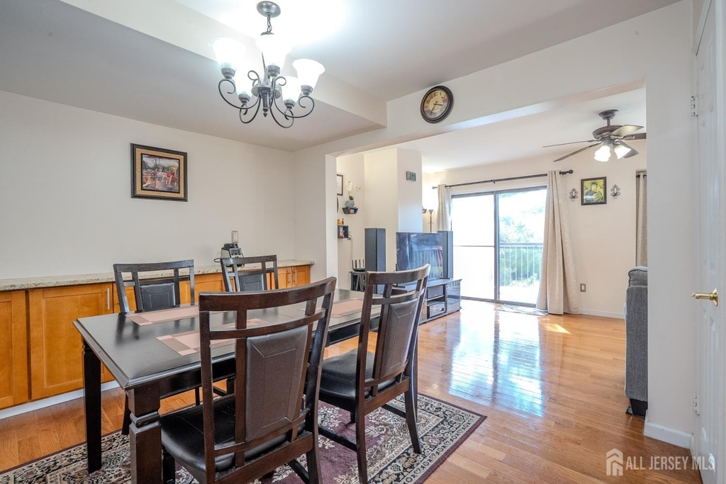 6005 N Oaks Boulevard - Photo 11