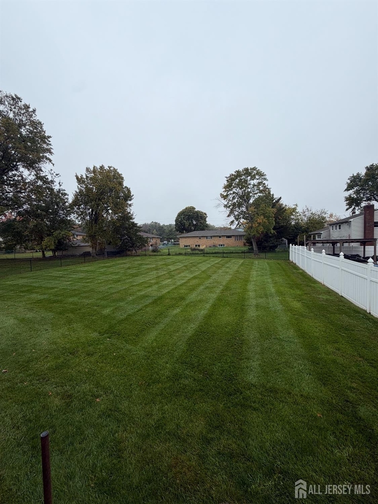 4 Michael Avenue - Photo 18