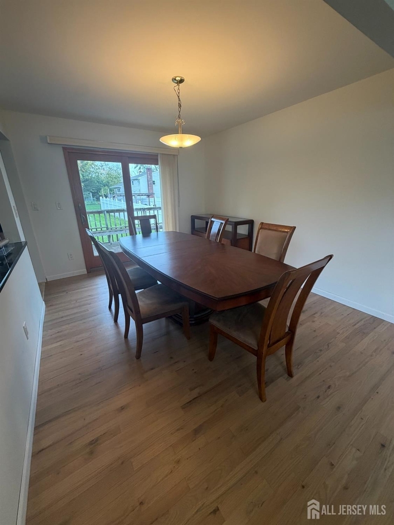 4 Michael Avenue - Photo 3