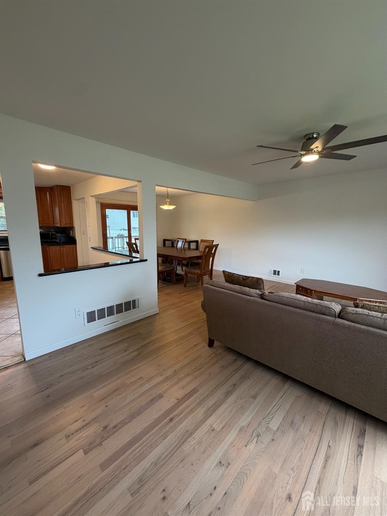 4 Michael Avenue - Photo 9
