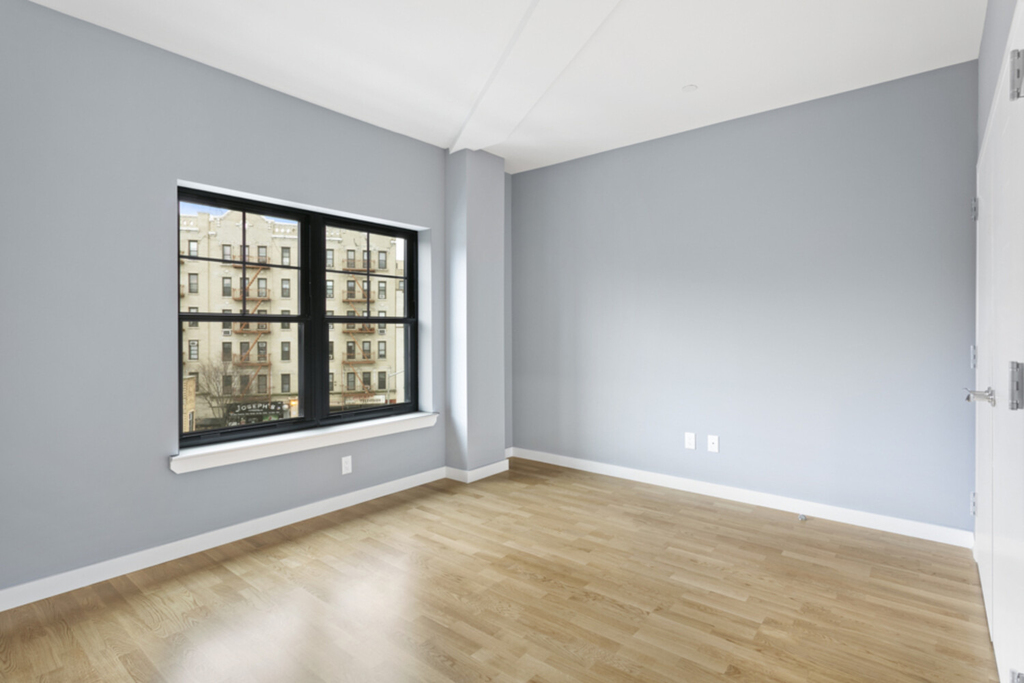 460 Grand Street - Photo 4