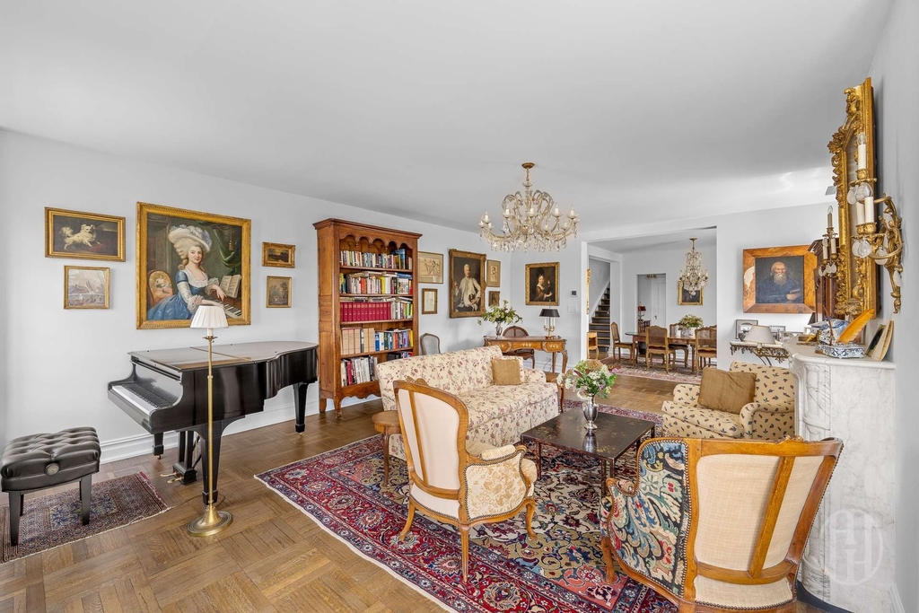19 E 88th Street - Photo 1