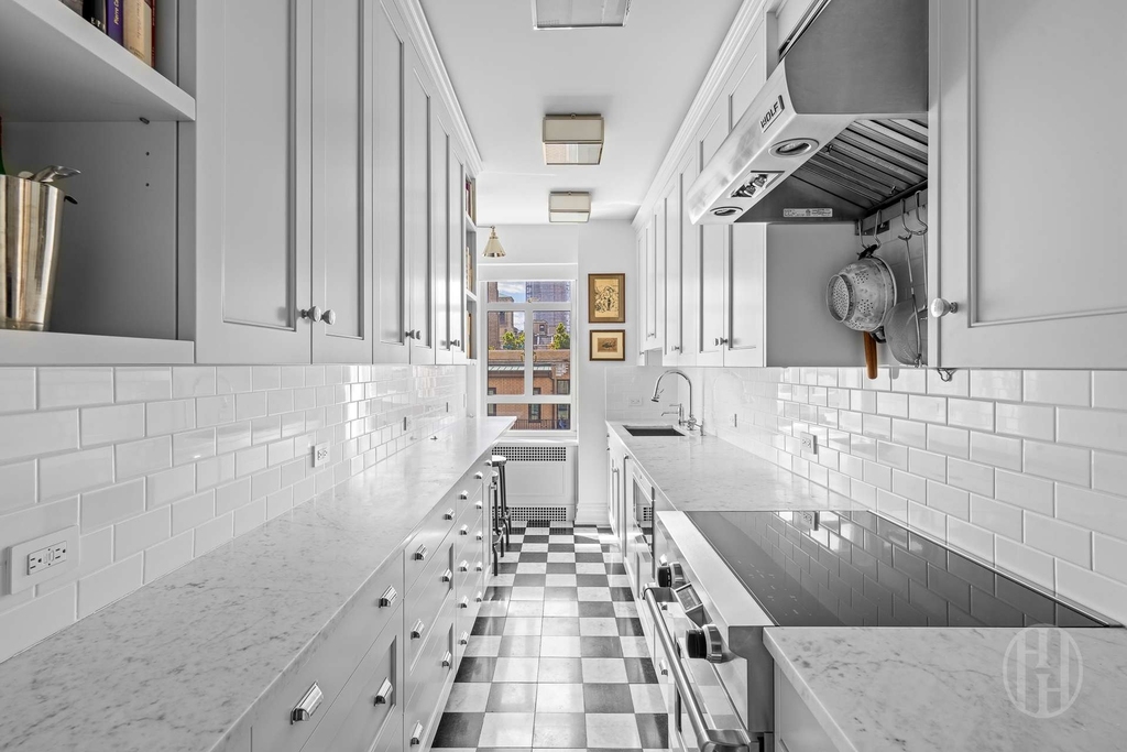 19 E 88th Street - Photo 12