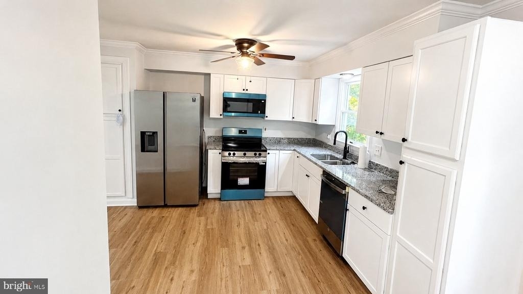 34 E 19th Street - Photo 2