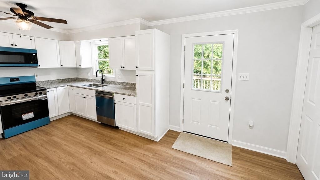 34 E 19th Street - Photo 3