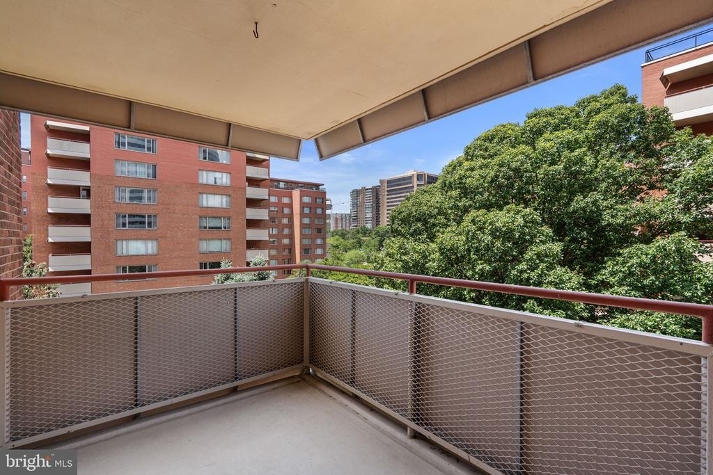 1021 Arlington Boulevard - Photo 32