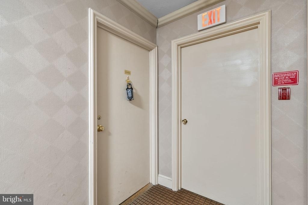 1021 Arlington Boulevard - Photo 4