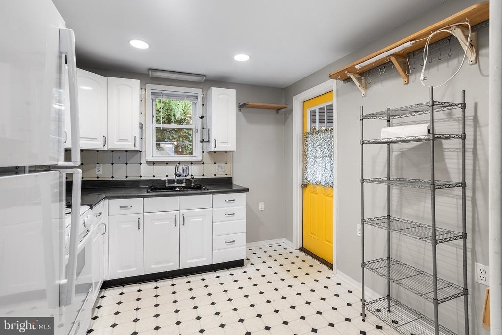 4617 Saint Davids Street - Photo 4