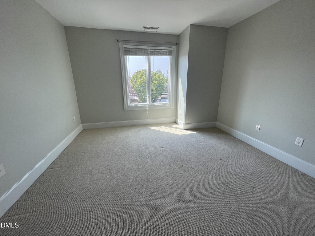 400 W Rosemary Street - Photo 5