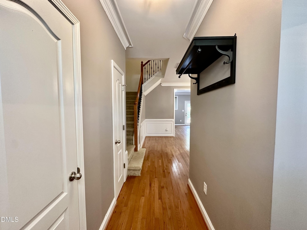 523 Village Loop Drive - Photo 2
