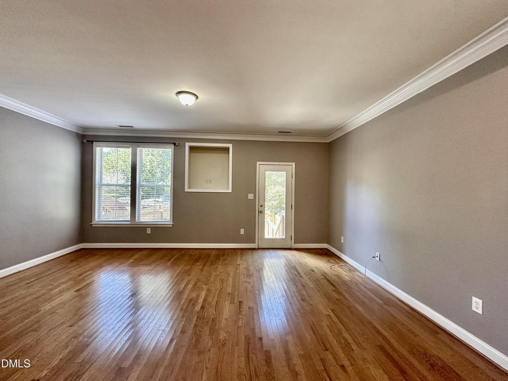 523 Village Loop Drive - Photo 10