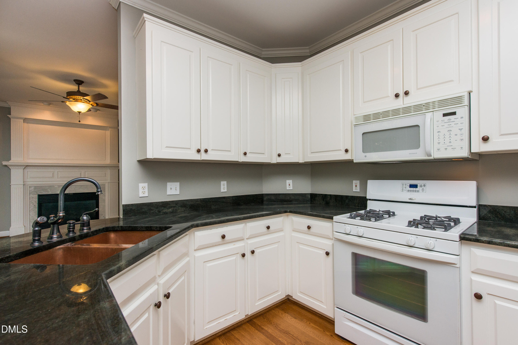 509 Autumngate Drive - Photo 4