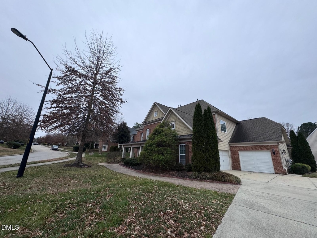 101 Stanza Court - Photo 1