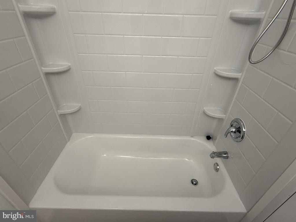 758 Putnam Boulevard - Photo 8