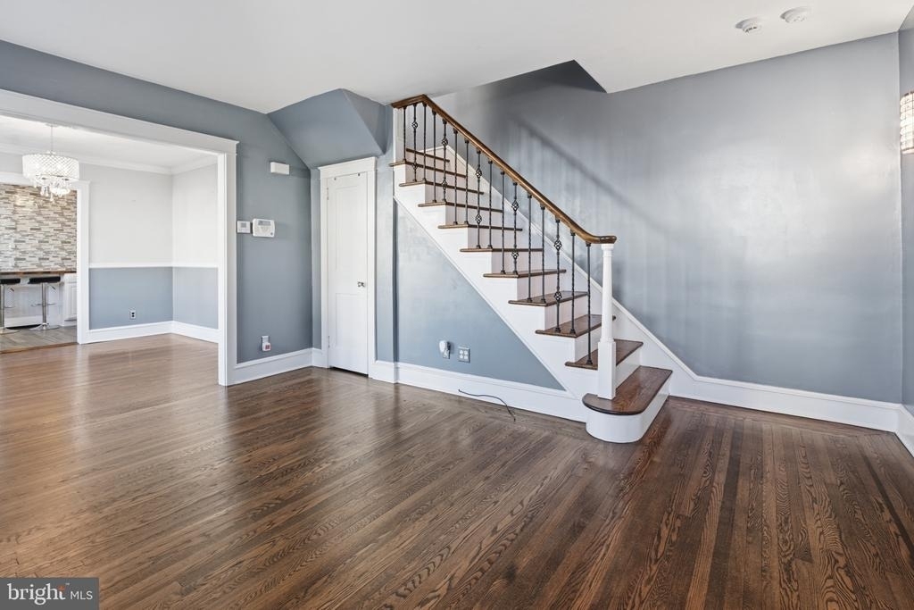 228 Stanley Avenue - Photo 4
