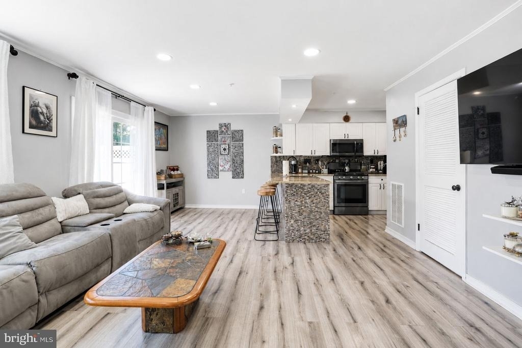 1101 Julian Drive W - Photo 17