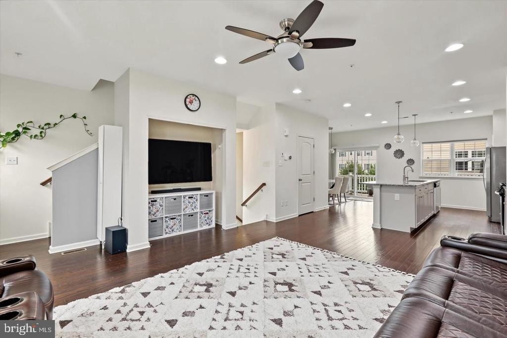154 Mercer Court - Photo 2