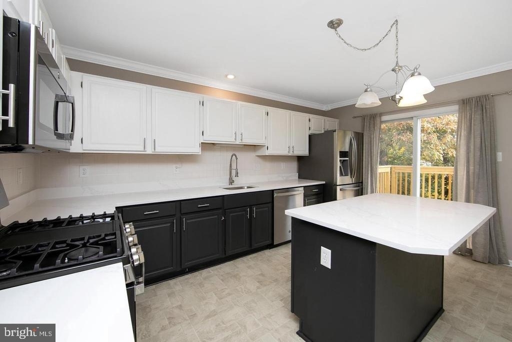 302 Allens Lane - Photo 9