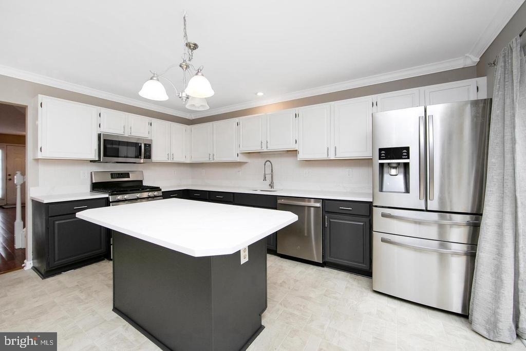 302 Allens Lane - Photo 8