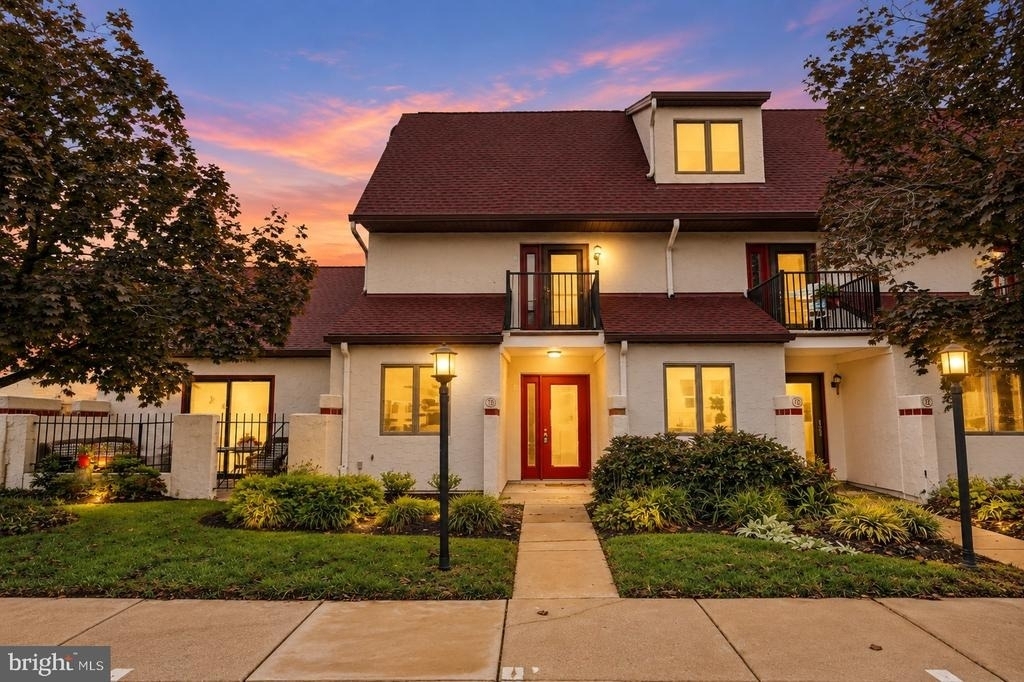 7 Queen Victoria Way - Photo 0