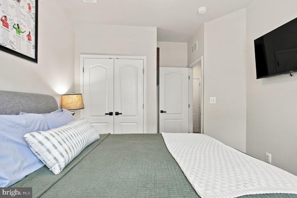 2653 Sierra Nevada Avenue - Photo 4