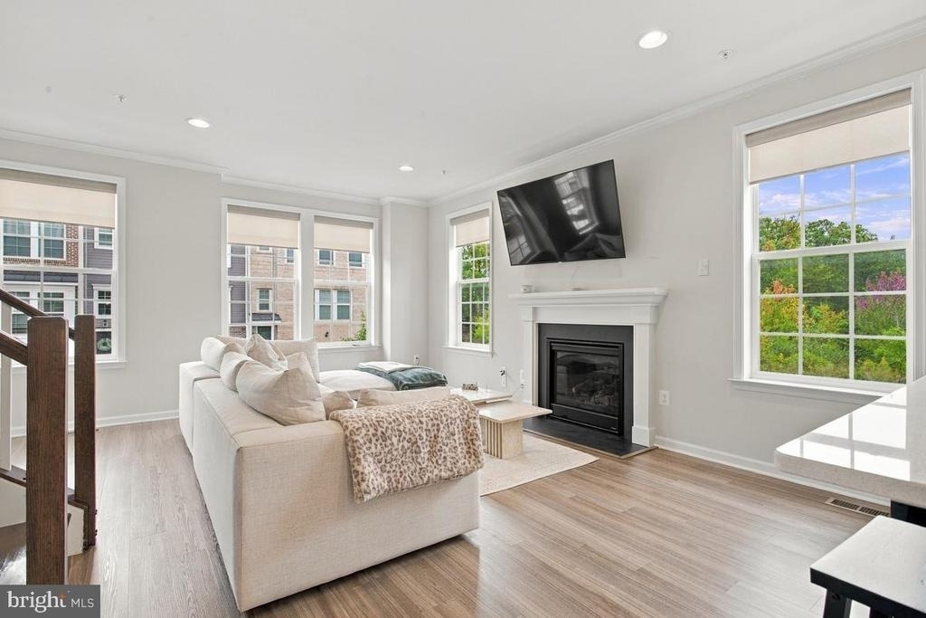 2653 Sierra Nevada Avenue - Photo 11