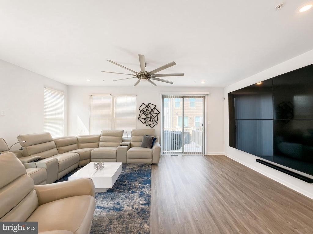 7012 Gladebrook Road - Photo 12