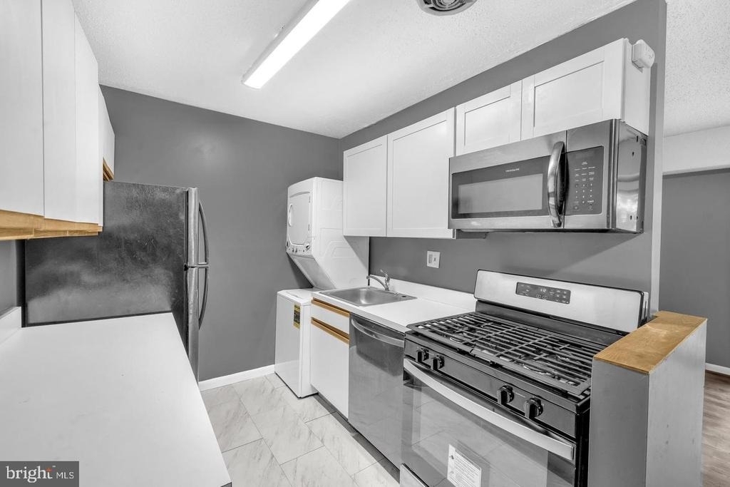 3011 Southern Avenue - Photo 2