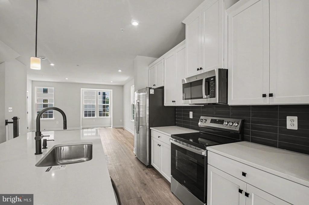 16100 Meadow Glenn Drive - Photo 9