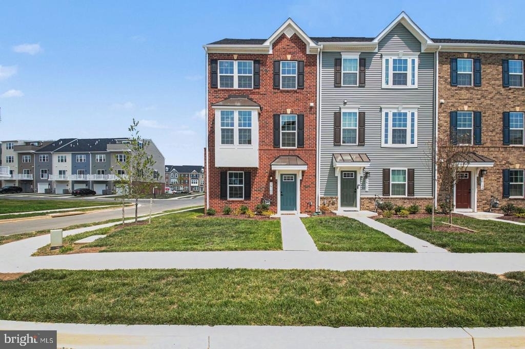 16100 Meadow Glenn Drive - Photo 0