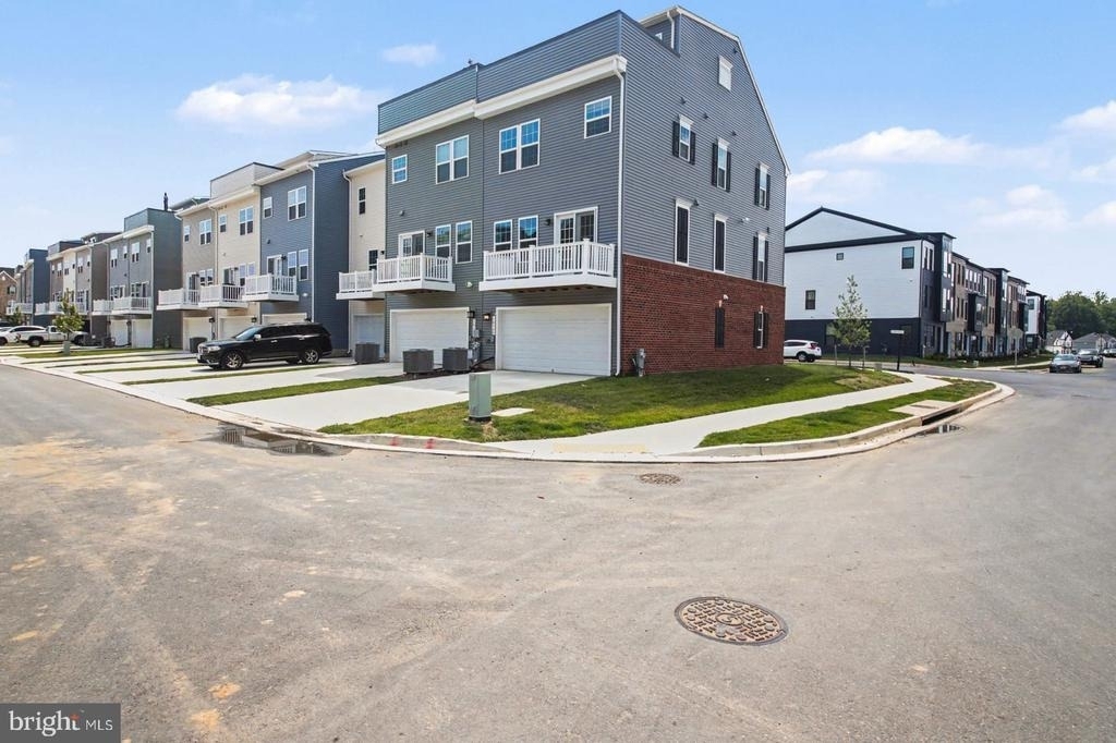 16100 Meadow Glenn Drive - Photo 26