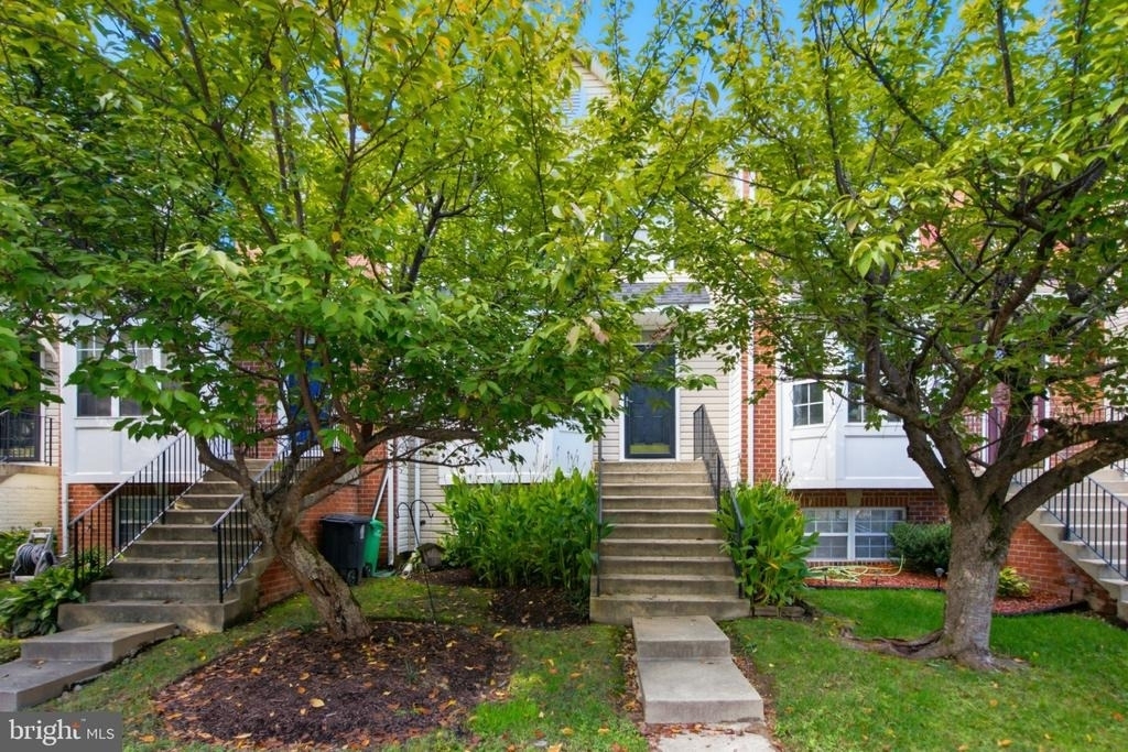 10907 Daniel Sim Court - Photo 0