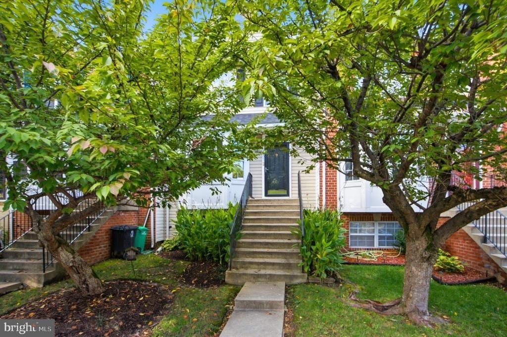 10907 Daniel Sim Court - Photo 1