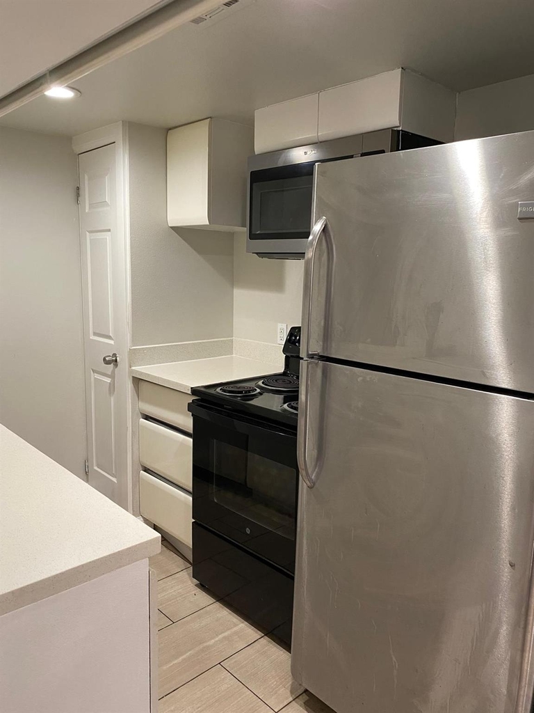 8017 Gessner Dr - Photo 4