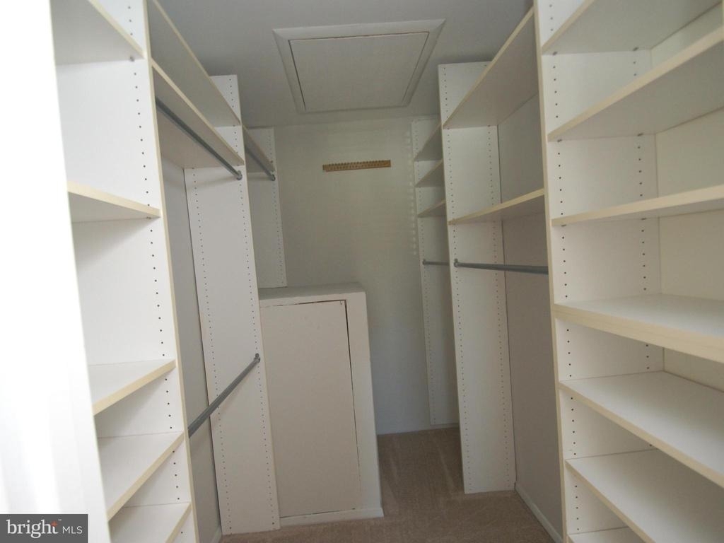 7928 Mayfair Circle - Photo 11