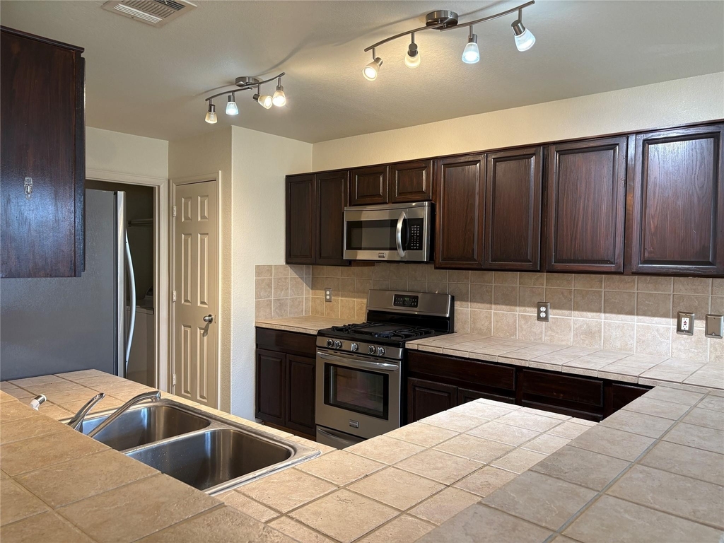 125 Camelia Pkwy - Photo 4