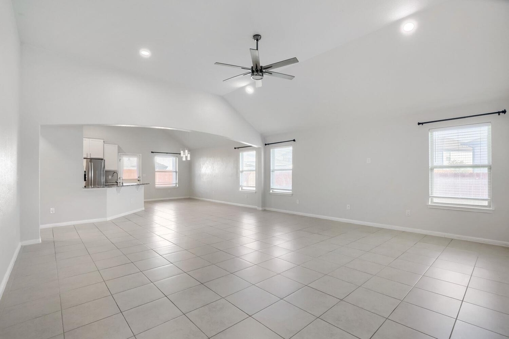 913 Medina Way - Photo 2