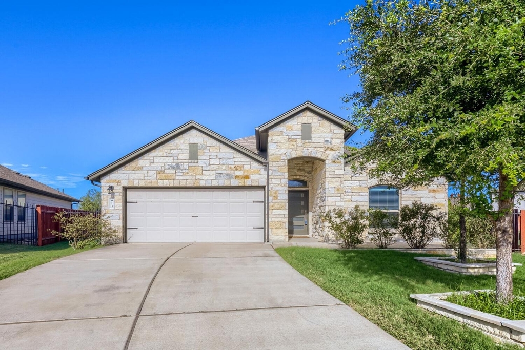 913 Medina Way - Photo 0