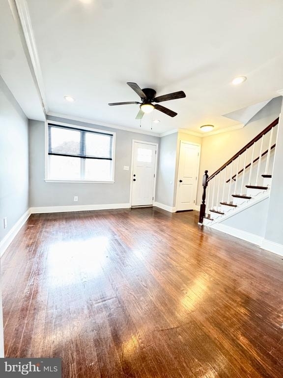 2720 Plainfield Road - Photo 2