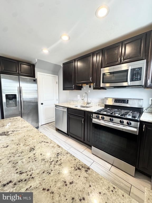 2720 Plainfield Road - Photo 5
