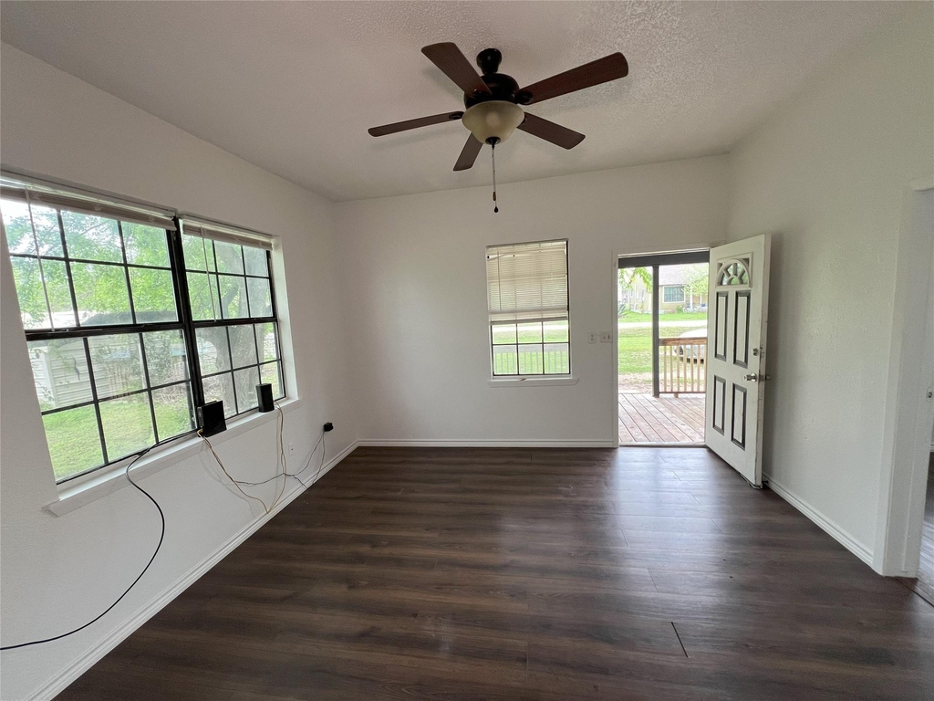 504 East St - Photo 12