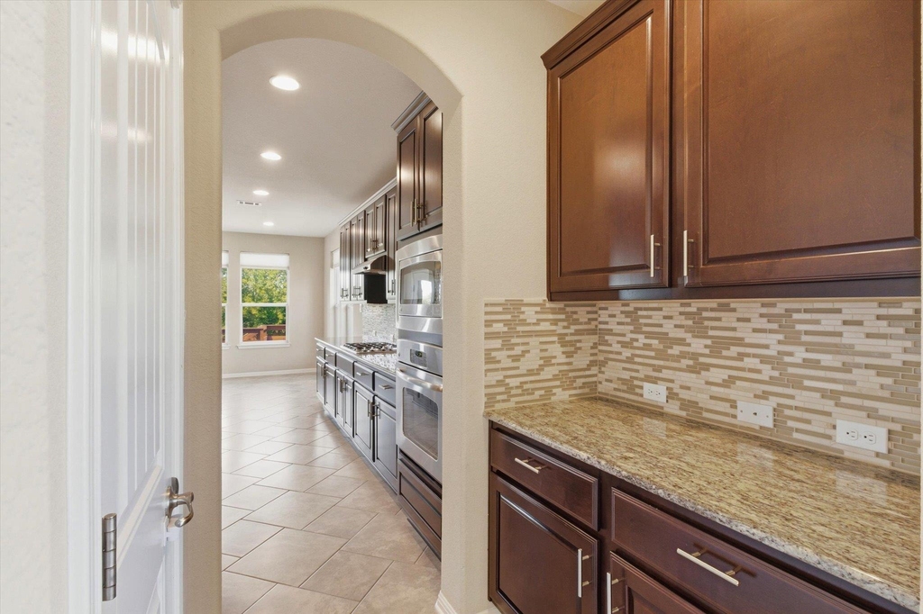 1511 Rimstone Dr - Photo 9