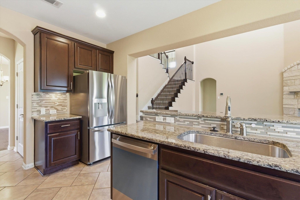 1511 Rimstone Dr - Photo 10